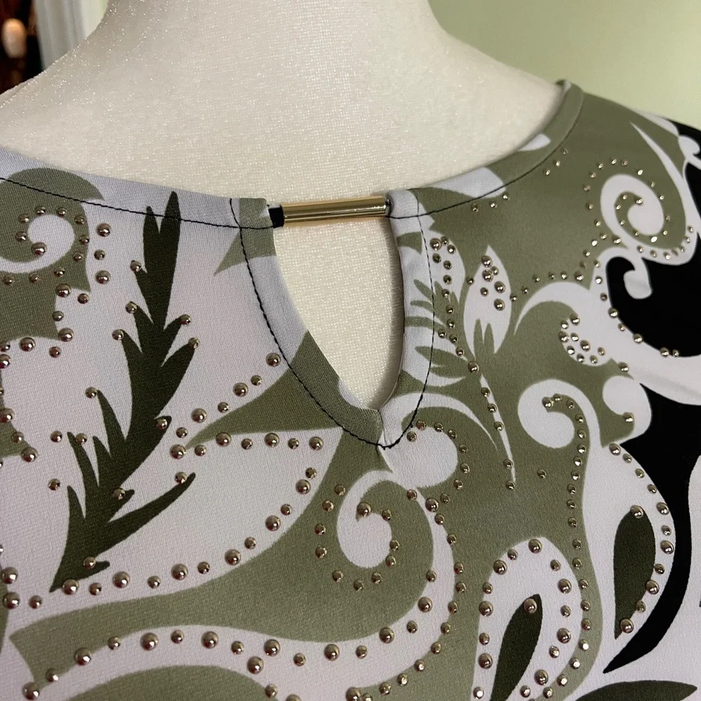 Patterned Blouse - Picture 5 of 7